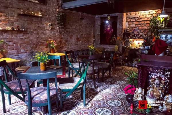 The cozy balcony at Loading T, a hidden cafe in Hanoi.